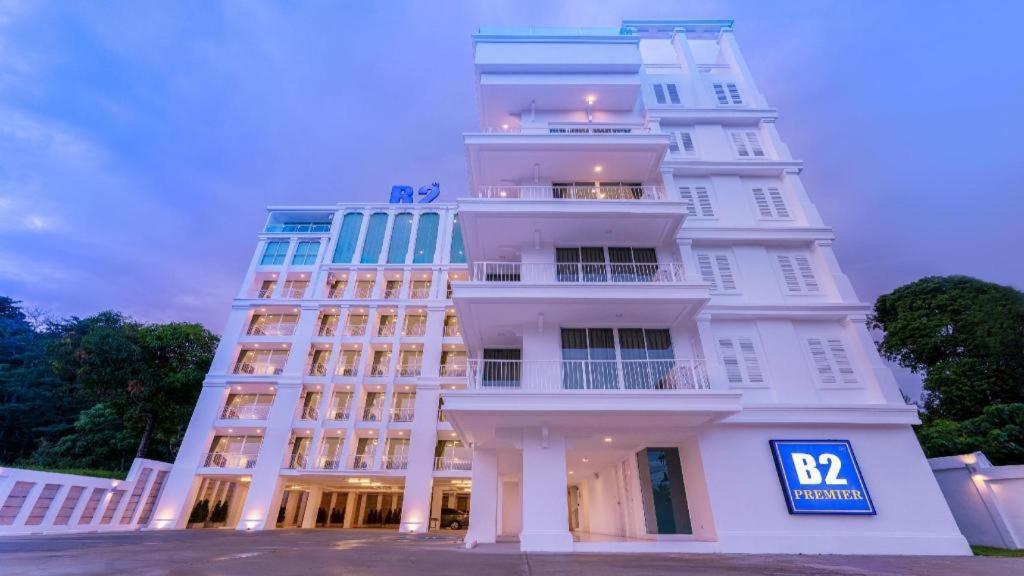B2 Phuket Premier Hotel Patong Exterior foto